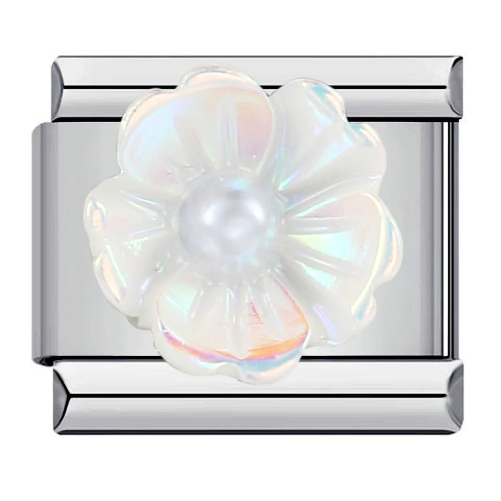 Flower with pearl
